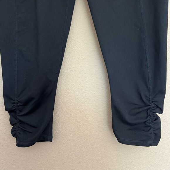 Fabletics  Crop  Leggings - Picture 3 of 8